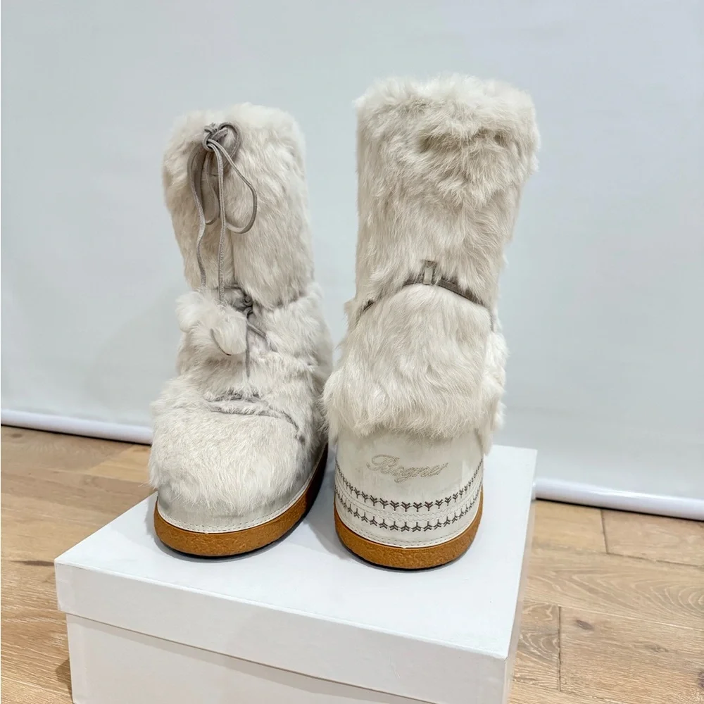 Bogner Furry Cream Winter Boots - Picture 1 of 2